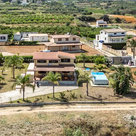 Panorama فيلة